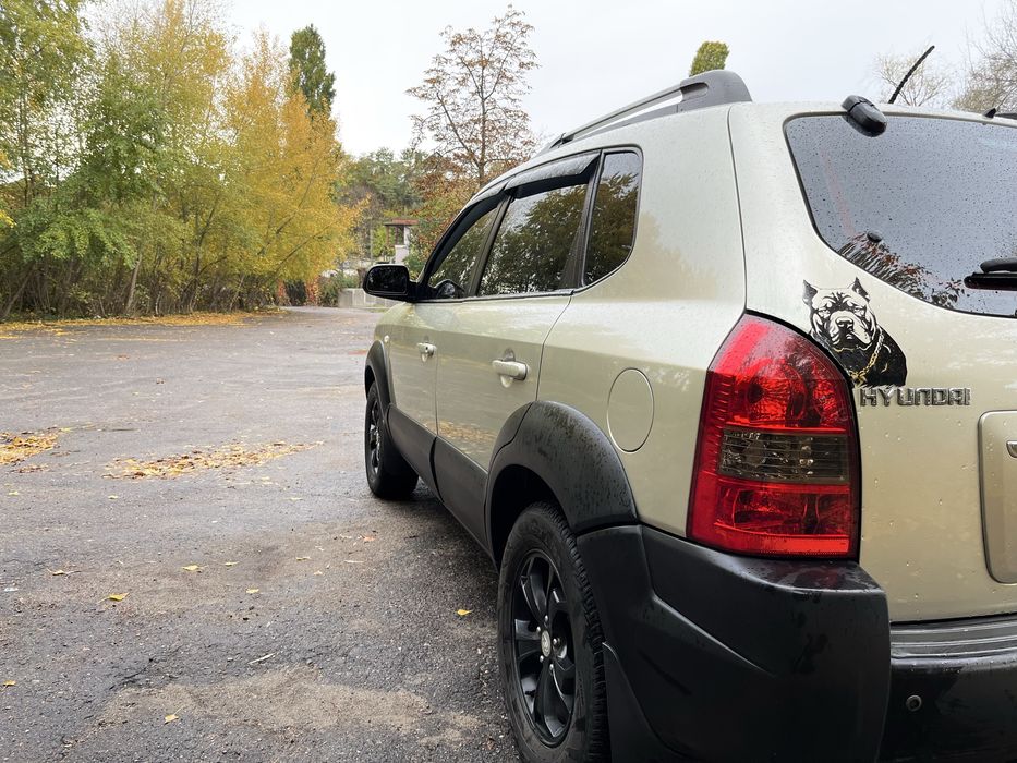 Hundai tucson 2008 рік автомат повний привіт