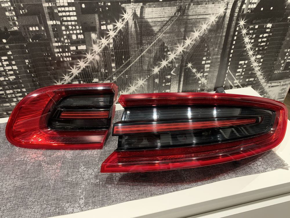 Задні стопи Porsche Macan 2018 USA