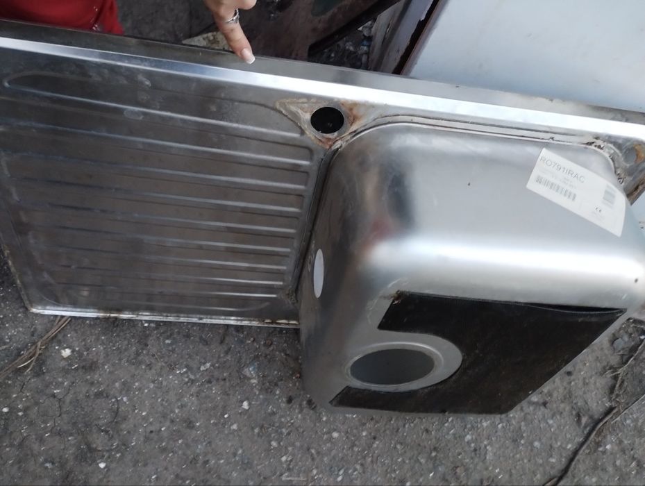 Мойка кухонная накладная