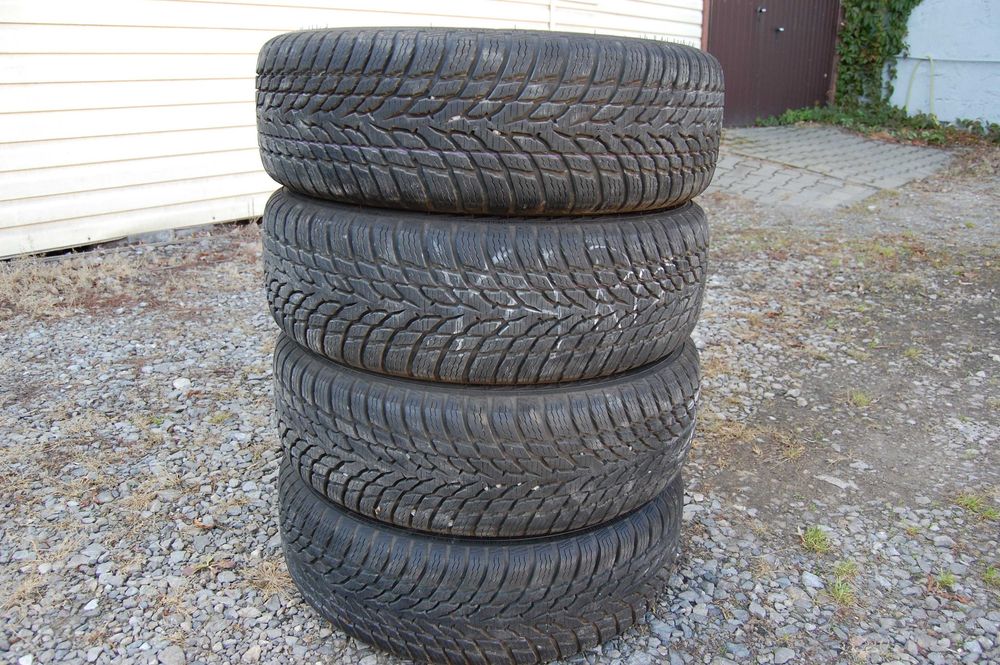 Koła zimowe Toyota Yaris Nokian Tyres 175/65 R15