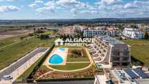Apartamento T2 junto da MARINA e da PRAIA com vista GOLFE em Vilamoura