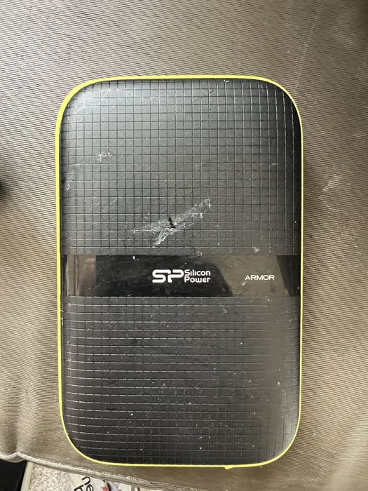 внешний жесткий диск Silicon Power Armor A60 объемом 1 ТБ.