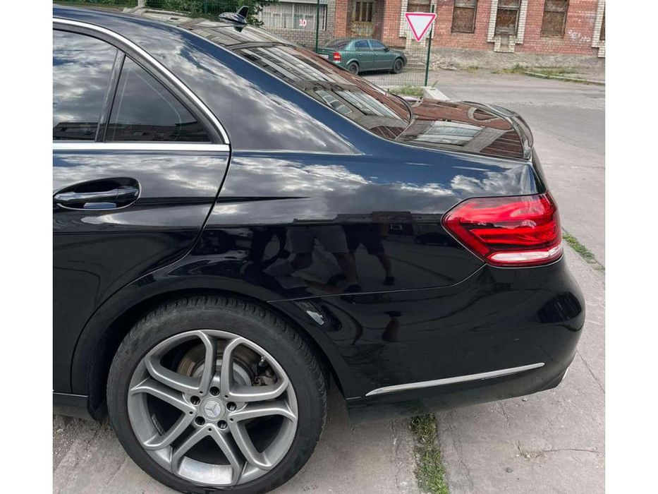 ТОП! Mercedes E-сlass W212 2009-2016рр. Спойлер LIP (Sunplex, чорний)