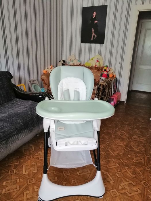 Стільчик для годування в ідеальному стані