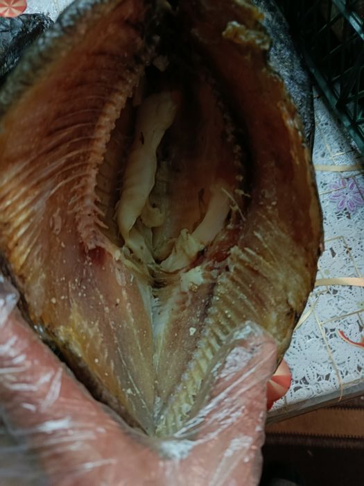 Риба копчена та в'ялена