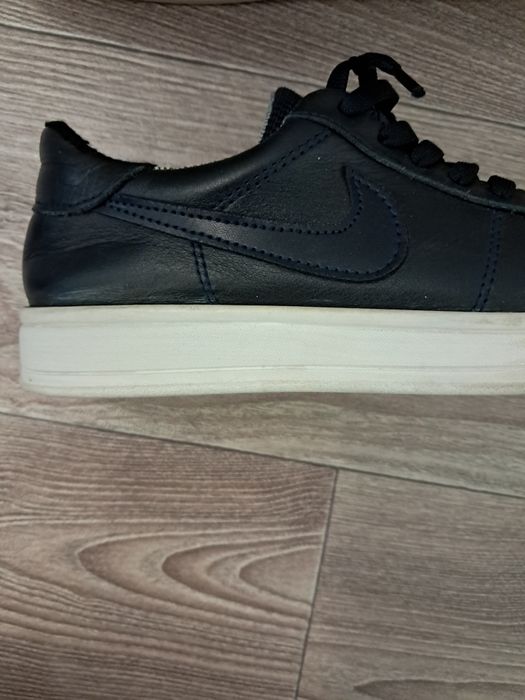 Кеди Nike темно-синього кольору 39 розмір