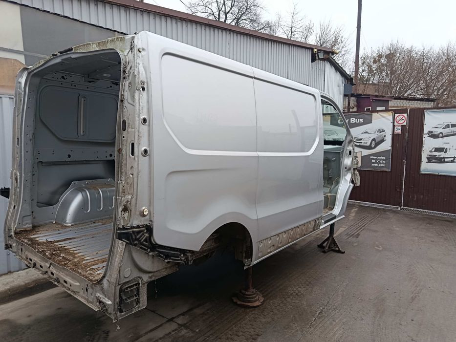 Кузов Четверть Передня Ліва Четверть Передня Права Четверть Задня