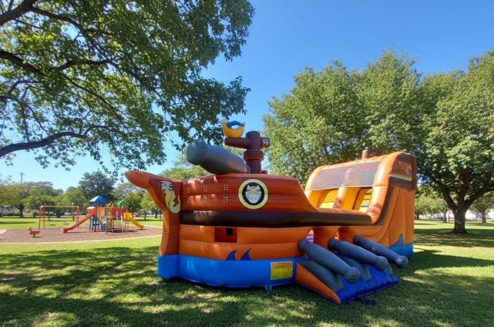 Aluga-se Insufláveis em PVC - Trampolins - piscina de bolas