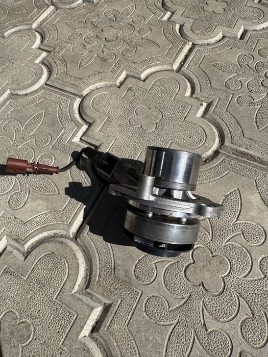 Помпа, насос VW 010157801KT