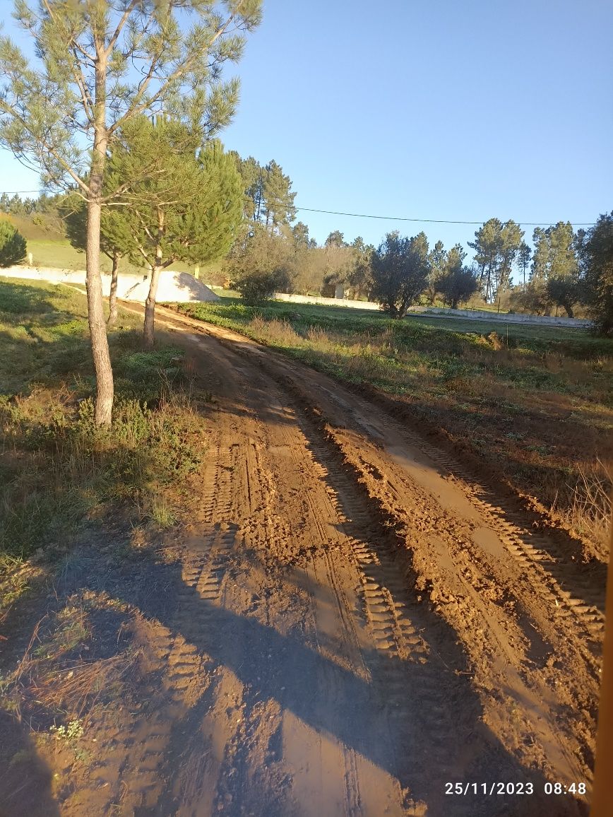 Serviço de mini-giratória e basculante