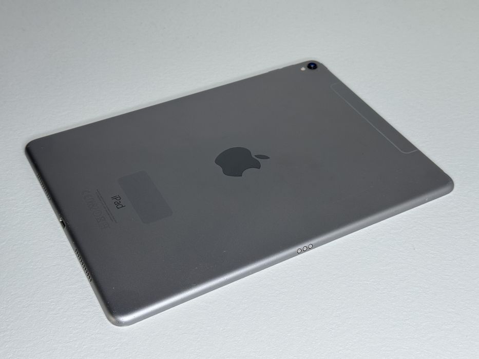 iPad Pro 9.7 (A1674) - 32GB - Cellular (LTE) - faktura VAT 23%