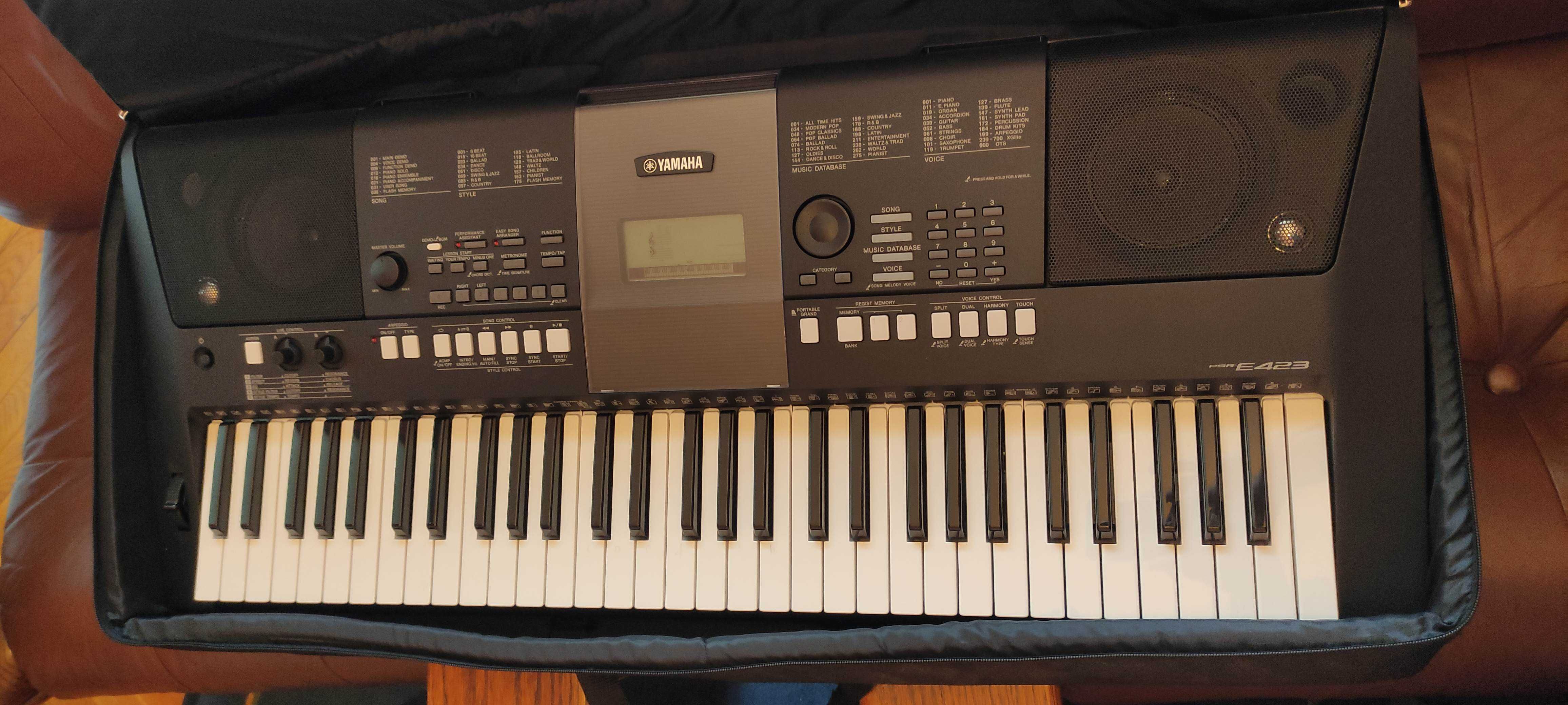 Yamaha PSR E423 - stan idealny