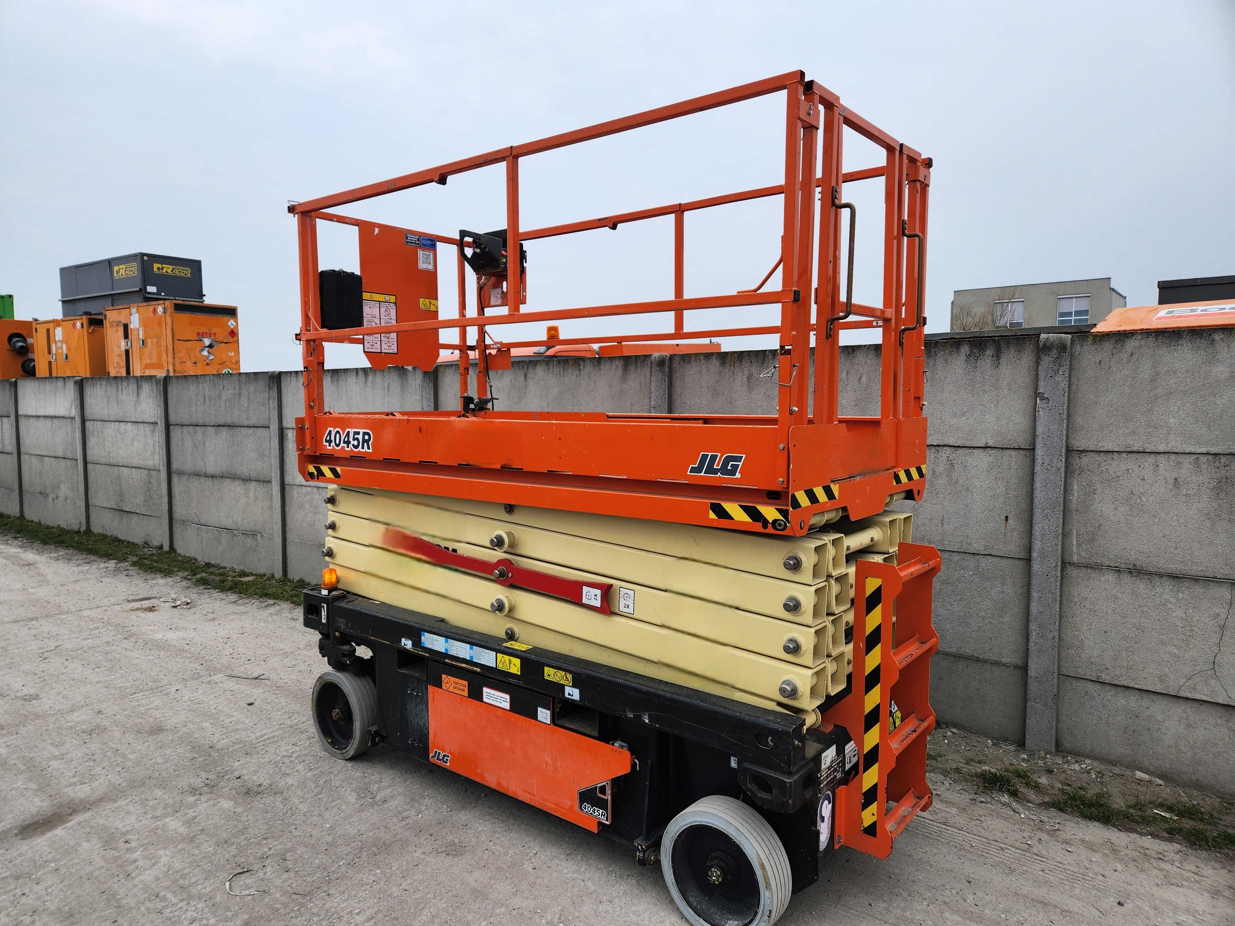 Podnośnik koszowy samojezdny nożycowy JLG 4045R -2018 r - 342 mth