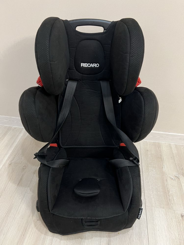 Автокрісло Recaro