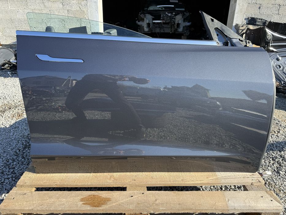 Дверка передня права Tesla model 3 тесла модель 3 сіра