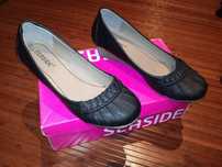 Sapatos pretos com cunha