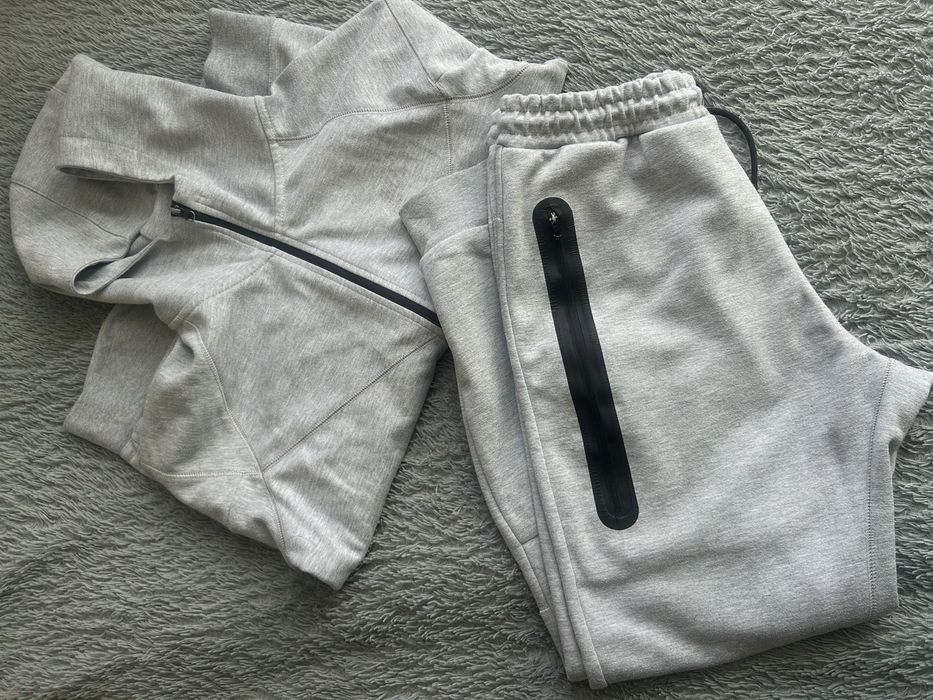 спортивний костюм від Nike Tech Fleece