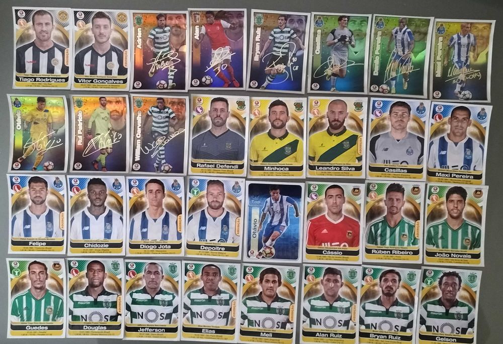 Lote de cromos recuperados "Futebol 2016-17" (lista na última foto)