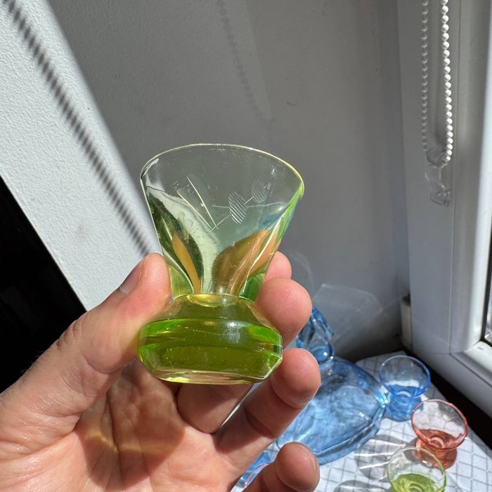 Karafka+ 6 Kieliszków Szkło Uranowe Czechosłowacja Lata 30 -40 te
