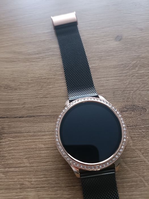 Smartwach damski z funkcją telefonu