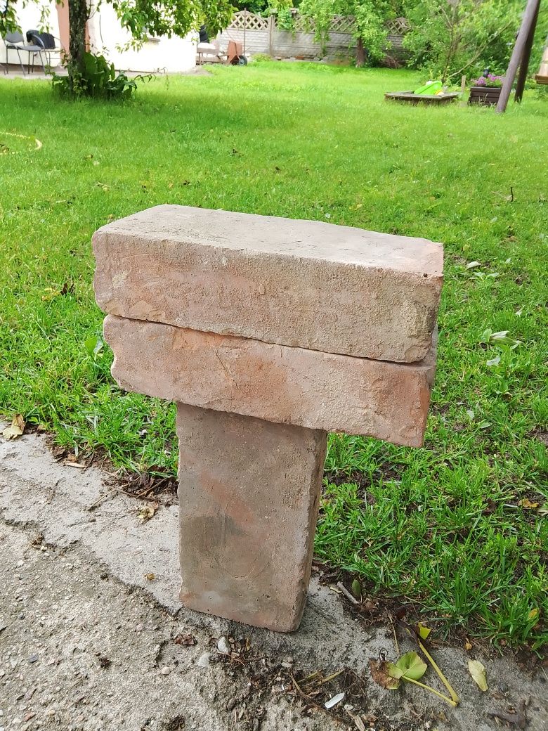 Stara żydowska cegła ponad 100 letnia.