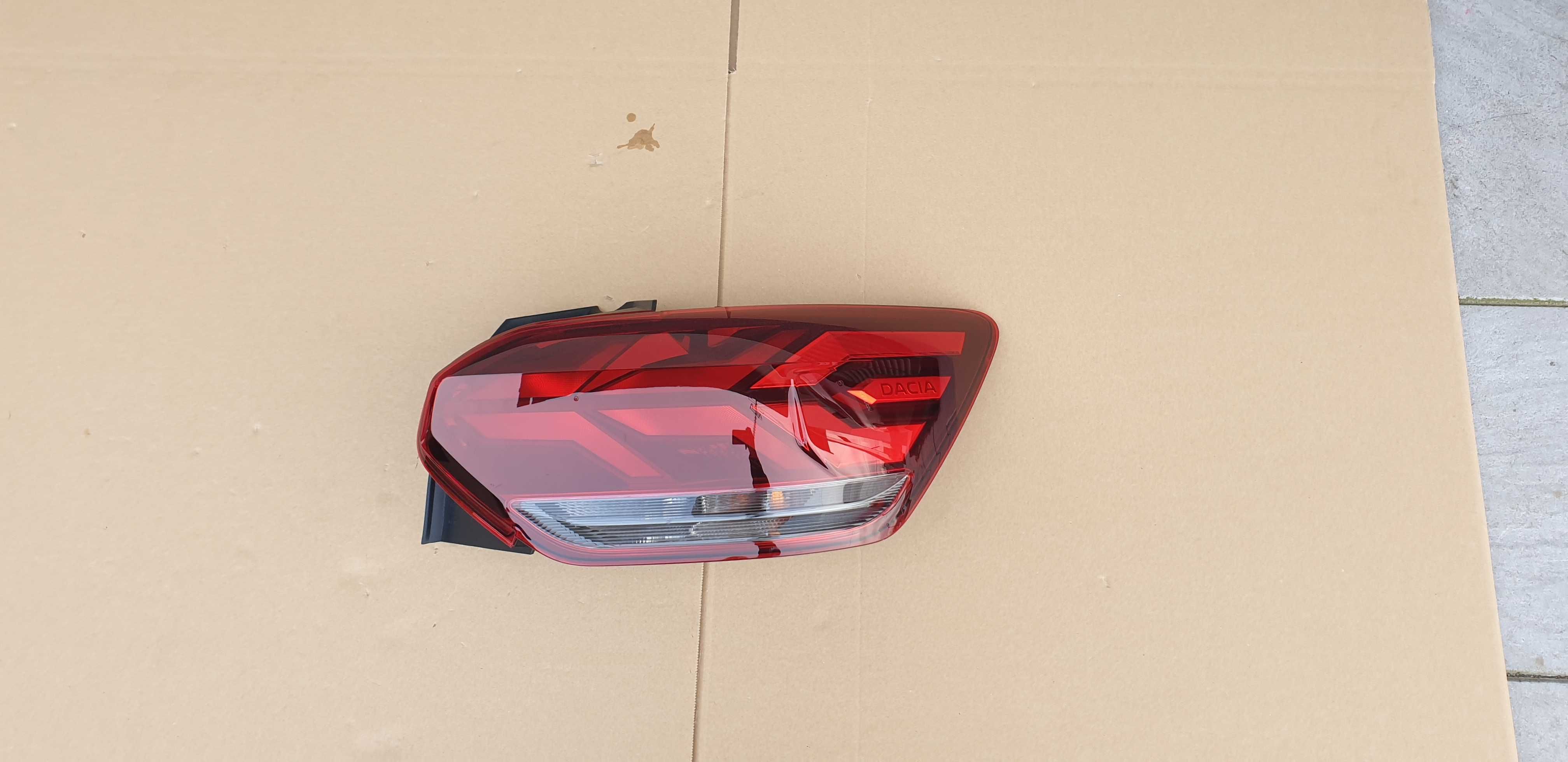 sandero stepway 3 III prawa tylna lampa tył led 2655/09530R