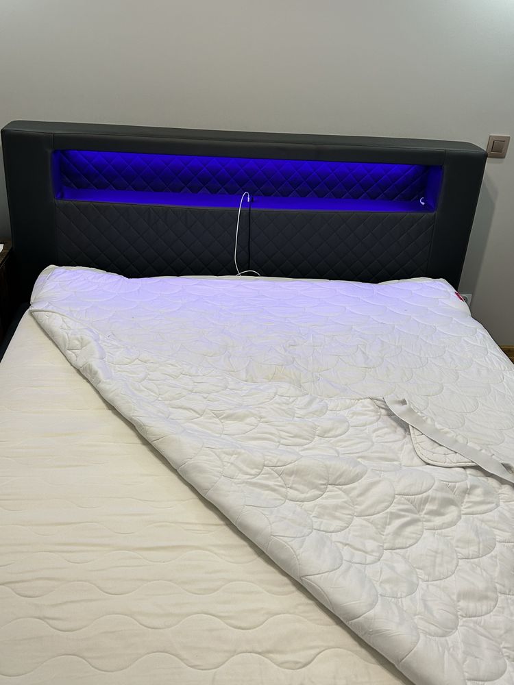 Łóżko tapicerowane 160x200 LED