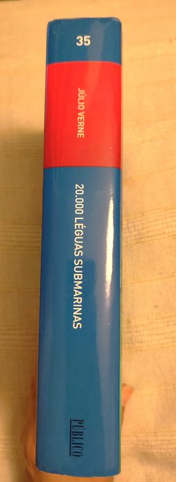 Livro "20.000 Léguas Submarinas"