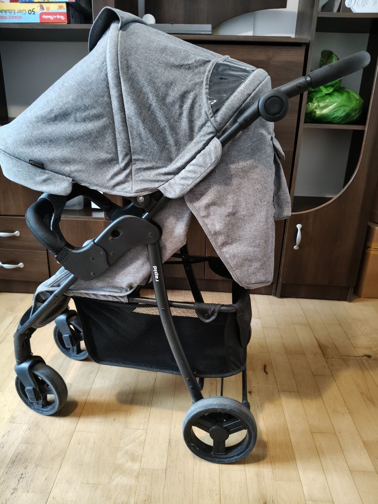 Wózek spacerowy dla chłopca i dziewczynki.