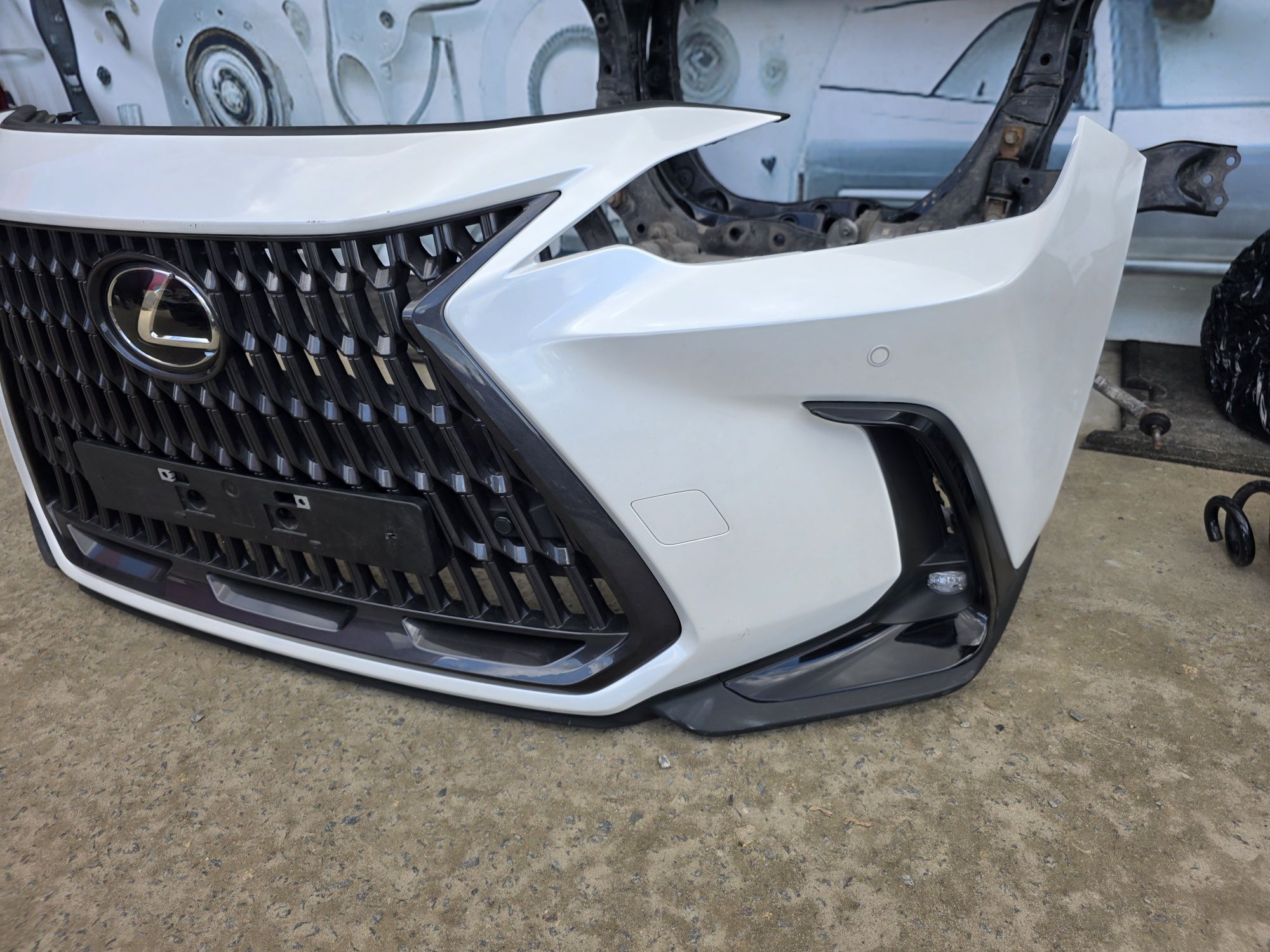 Lexus NX 2 покоління Бампер передній в зборі 22-25 року
