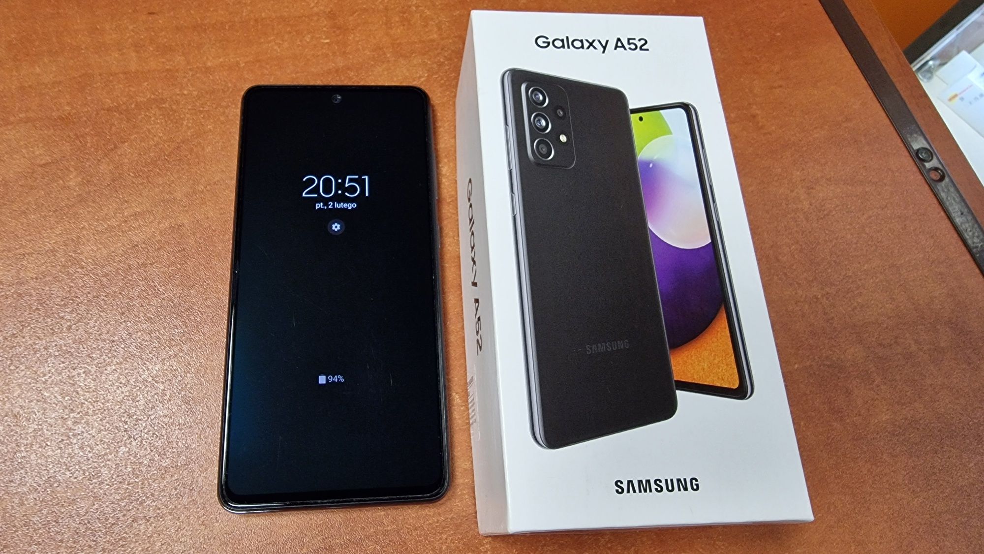 Samsung Galaxy A52 Duos 128GB/6GB RAM czarny, stan bdb, gwar.