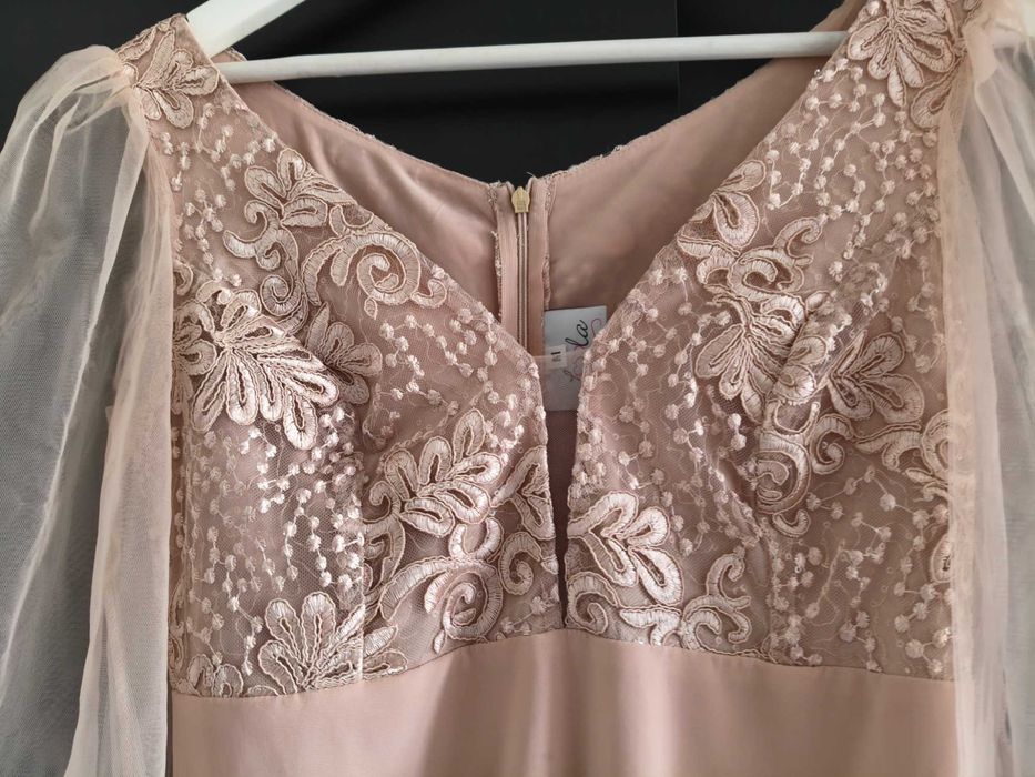 Sukienka pudrowy róż bardzo elegancka.Raz ubrana na Chrzest Święty.