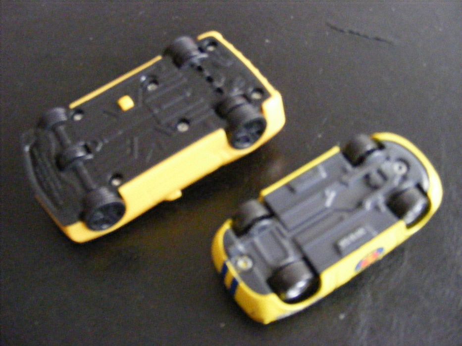 8 Miniaturas de carros - antigas e impecáveis