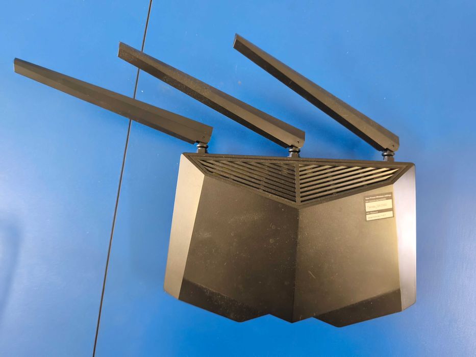 На запчастини Маршрутизатор TENDA AC18 AC1900 /WiFi 5/1 Гбіт/с