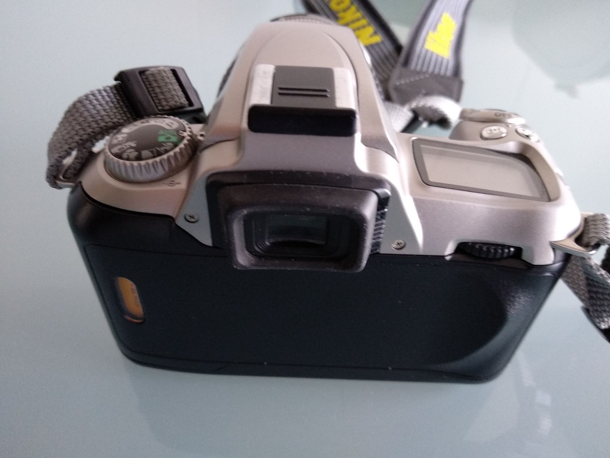 Vende-se máquina fotográfica NIKON F 55