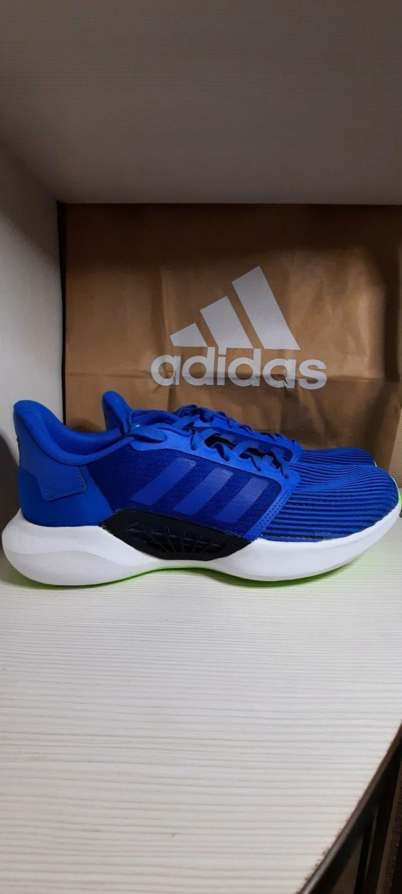 Кросівки adidas 42