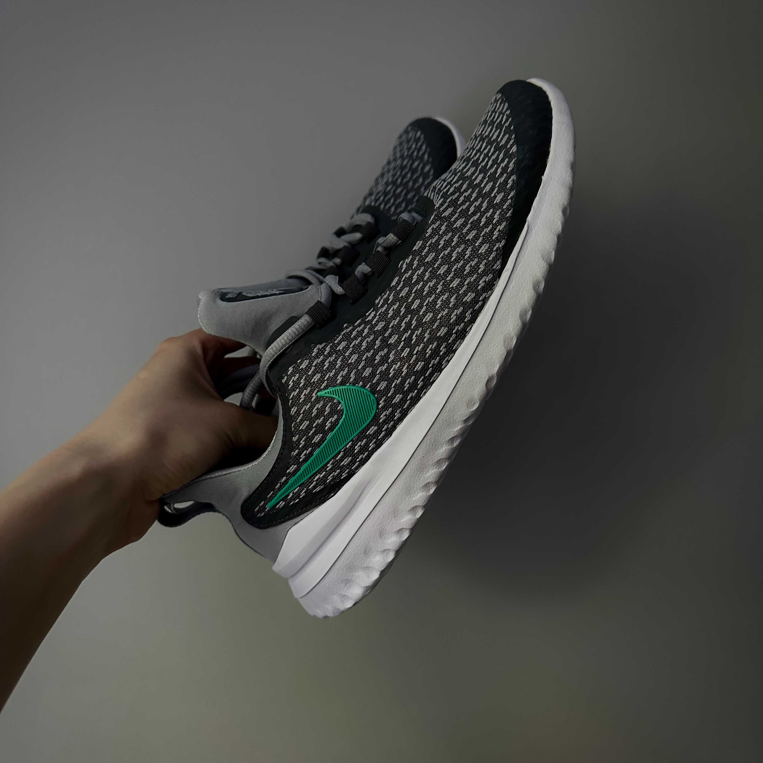 ОРИГІНАЛЬНІ кросівки Nike Renew Rival, нові, сток, без коробки