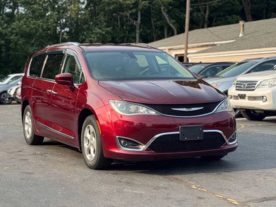 Chrysler Pacifica Touring-L Plus      2017