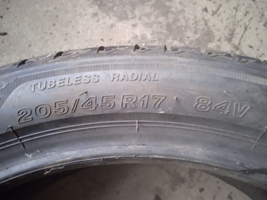 Nowe opony letnie Bridgestone 205/45R17