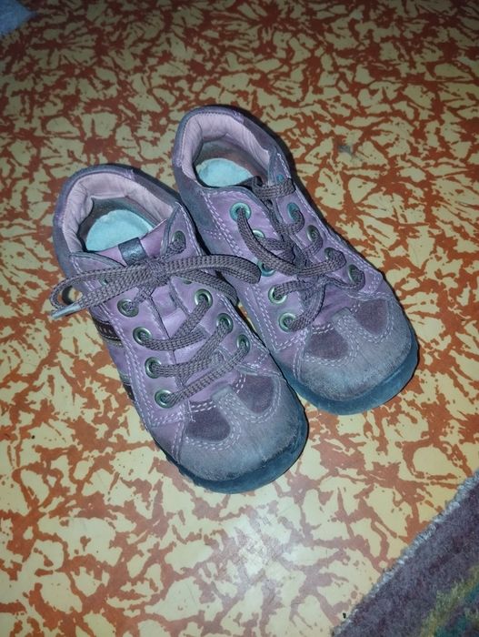 віддам дитячі кросівки, 24 розмір