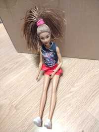 Lalka Barbie z warkoczykami