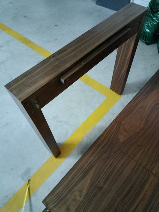 Mesa de sala com cadeiras