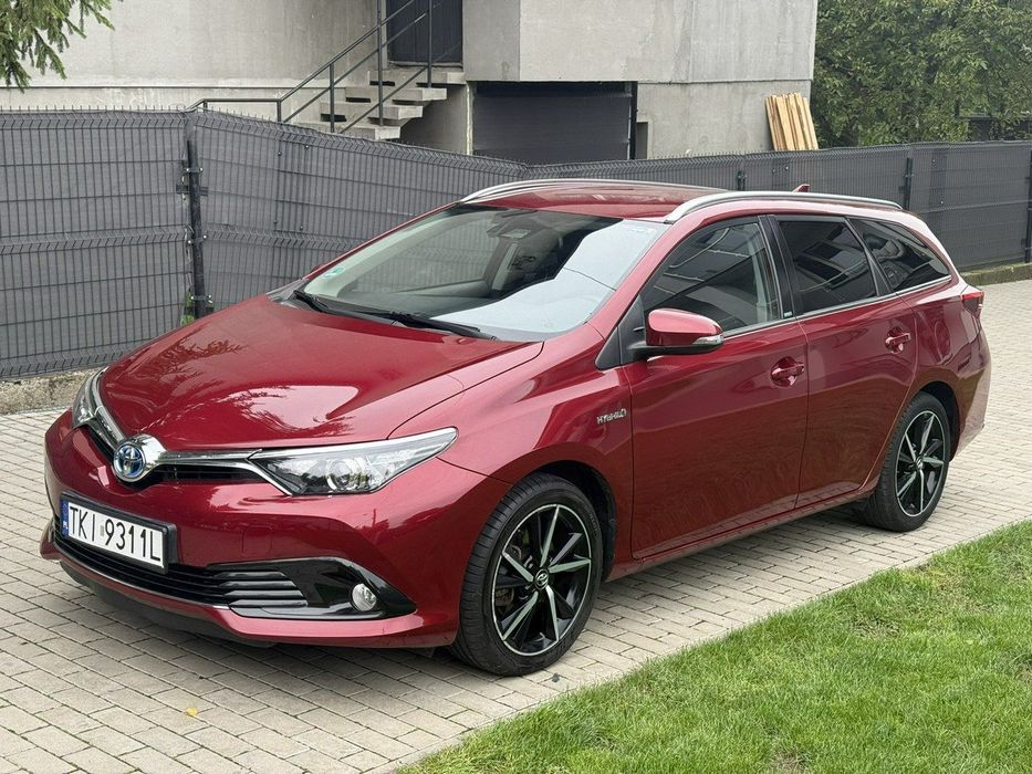 Toyota Auris 1.8 Hybryda | Serwisowany | Gwarancja | Bogate wyposażenie |