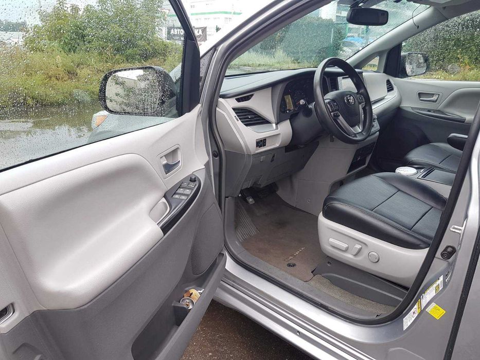 Toyota Sienna 2015год PRESTIGE