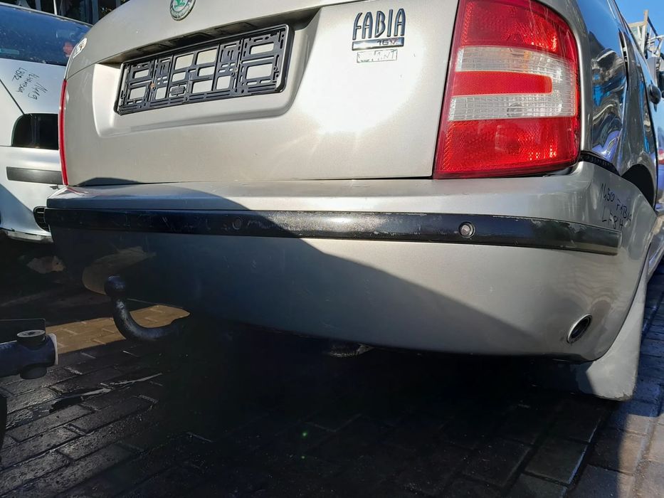 SKODA FABIA I ZDERZAK TYLNY SEDAN KOLOR: LF8H