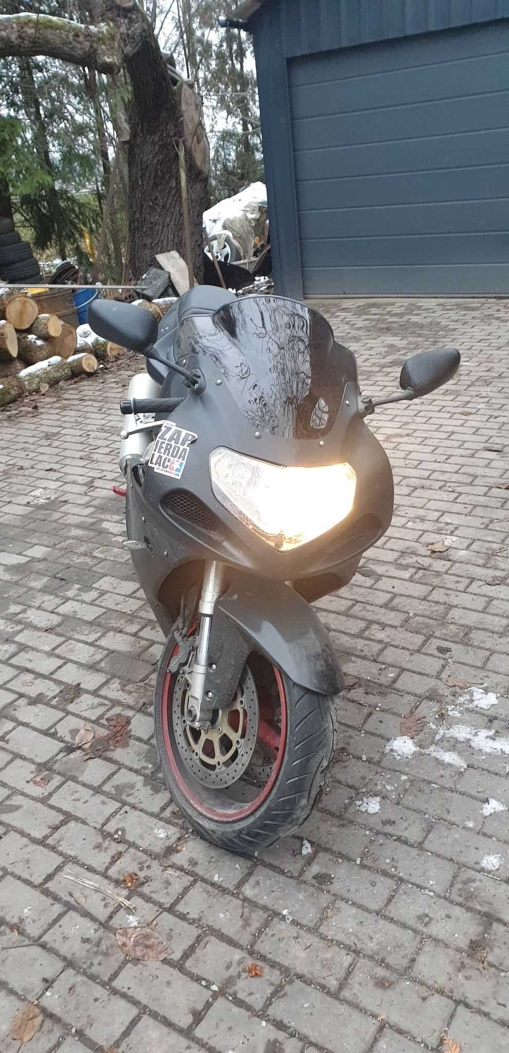 suzuki gsxr 750 k1