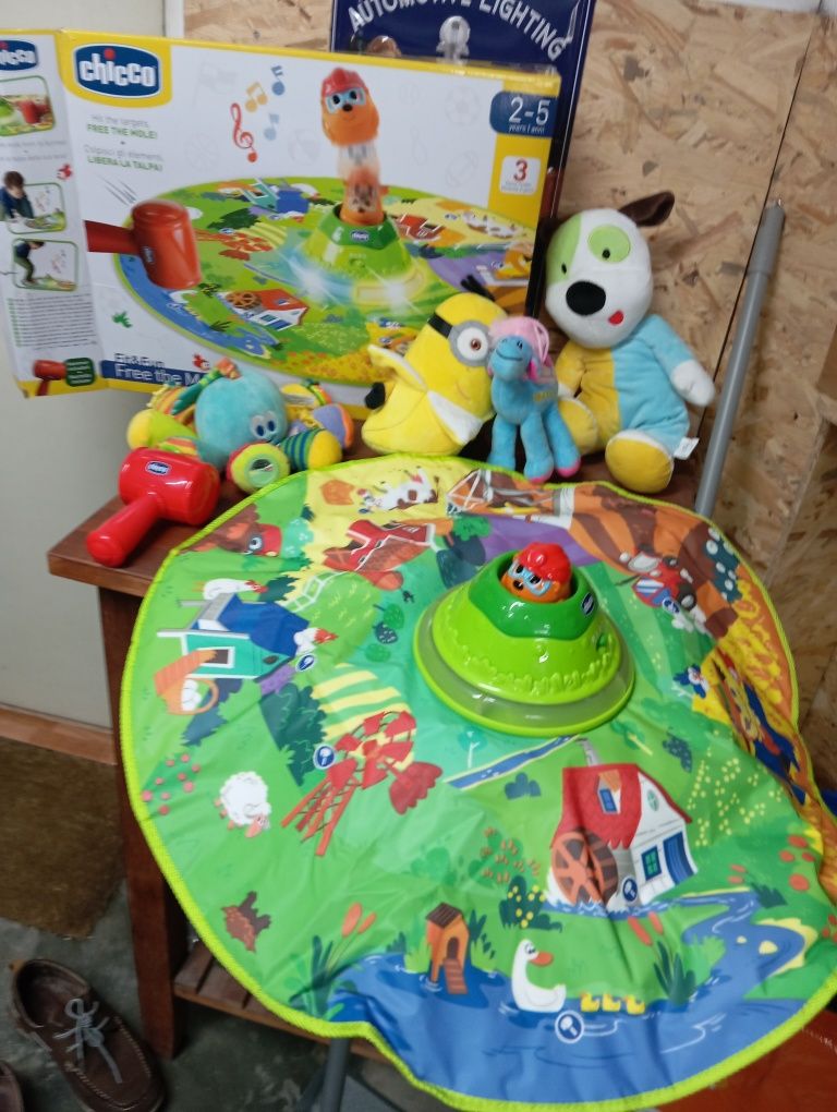 Conjunto de 25 brinquedos variados como novos