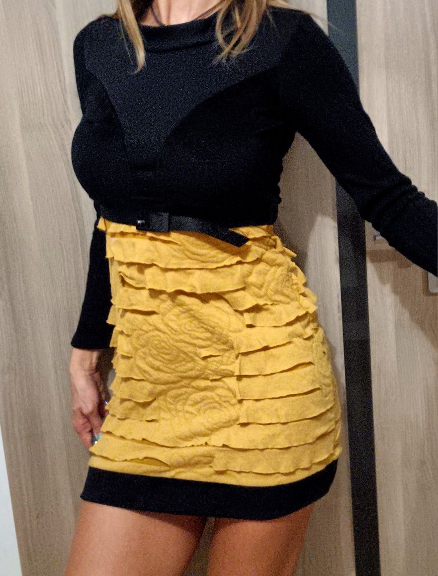 Sukienka czarno-żółta z paskiem M
