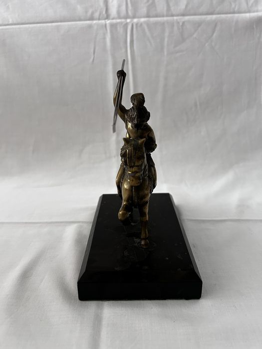 Estátua de Joana d’Arc a Cavalo - Réplica da Escultura de Emmanuel Fré