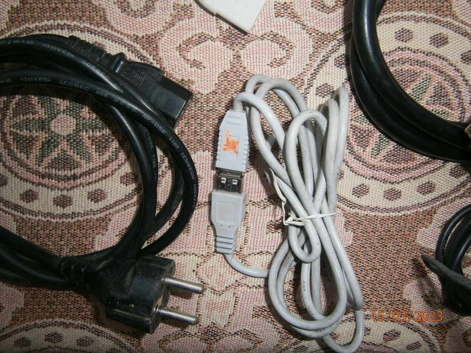 Przewody USB, euro ,zasilanie komputera, cinch, w sumie 6 sztuk